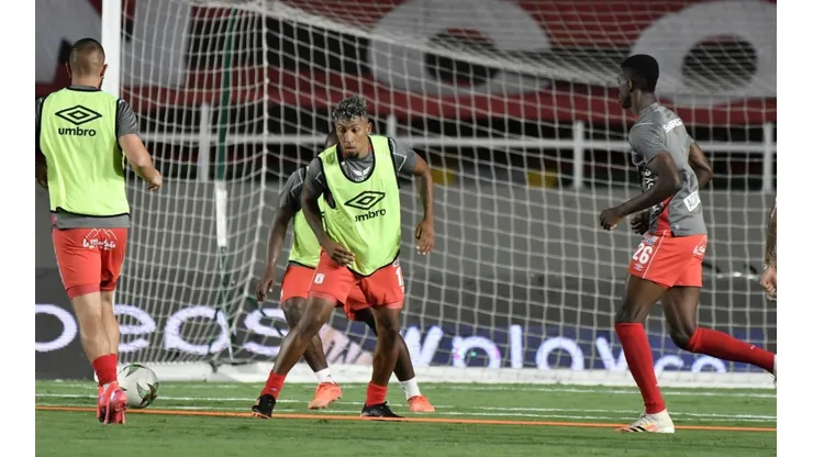 América de Cali informó varios casos positivos de Covid-19 en su plantel