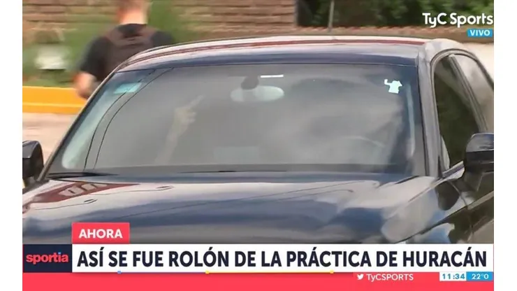 Lo quiere Riquelme para Boca y hoy se fue haciéndole gestos a los periodistas