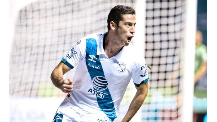 Santiago Ormeño es actual delantero del Puebla de México.