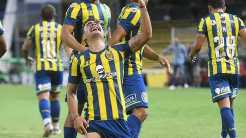 El festejo emotivo de Luca Martínez Dupuy.