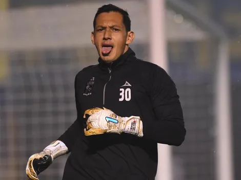 Rodolfo Cota habría perdido lugar en León por platicar con Chivas