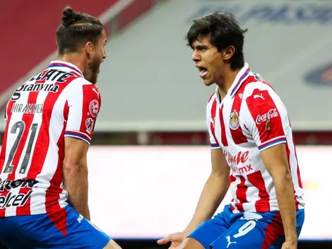 José Juan Macías marcó un gol agónico para rescatar a Chivas