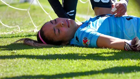 Wendy Toledo se desvaneció en el terreno de juego