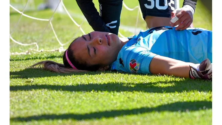 Wendy Toledo se desvaneció en el terreno de juego