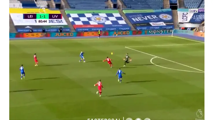 ¡Alisson hizo el blooper del año y Vardy marcó el gol más fácil de su vida!