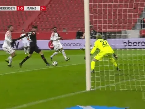 Alario durmió a toda la defensa rival y marcó para Bayer Leverkusen