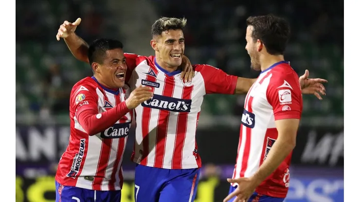 San Luis goleó a Mazatlán por 3-0.