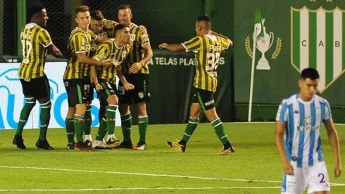 El festejo de los jugadores de Banfield.