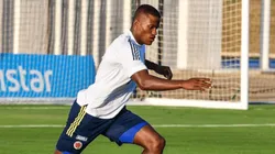 Más de ataque que otra cosa: así juega Román, el 4 colombiano que está cerca de Boca