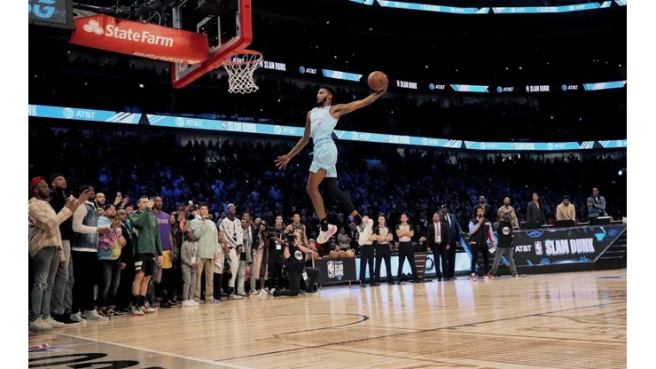 Derrick Jones Jr., ganador del concurso de volcadas en 2020