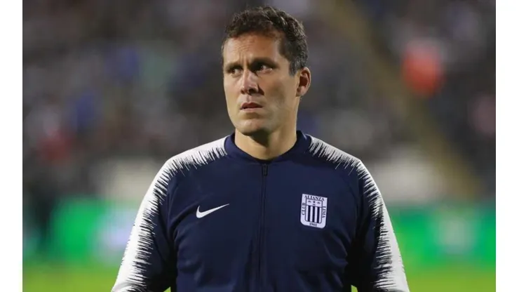 Leao Butrón se retira tras 25 años como futbolista profesional.