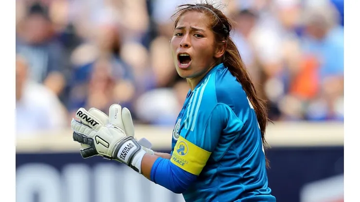 Cecilia Santiago es la jugadora más joven en jugar un Mundial femenil.