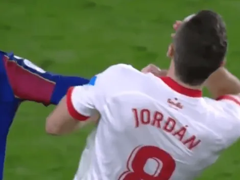 Video: otra vez, Messi se calentó con un rival y le tiró un par de manotazos