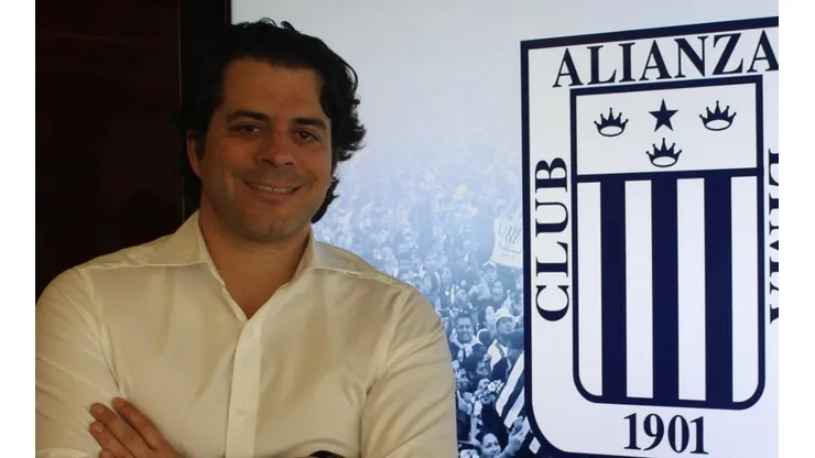Gonzáles Posada es el mayor accionista del Fondo Blanquiazul.