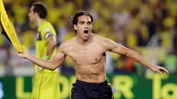 El festejo de Radamel Falcao luego de anotar el 3-3 contra Chile en las Eliminatorias rumbo al Mundial de Brasil 2014.