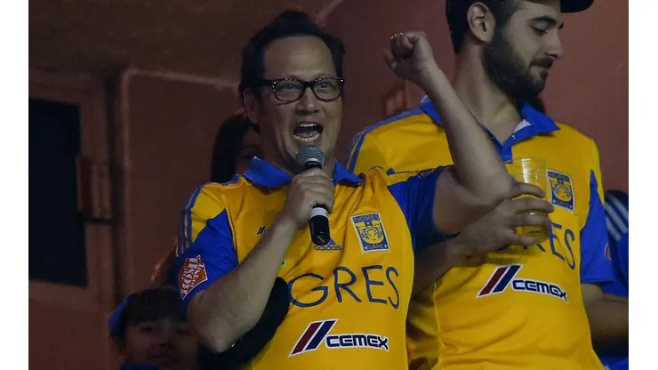 Rob Schneider en una de sus visitas al Volcán para apoyar a Tigres.