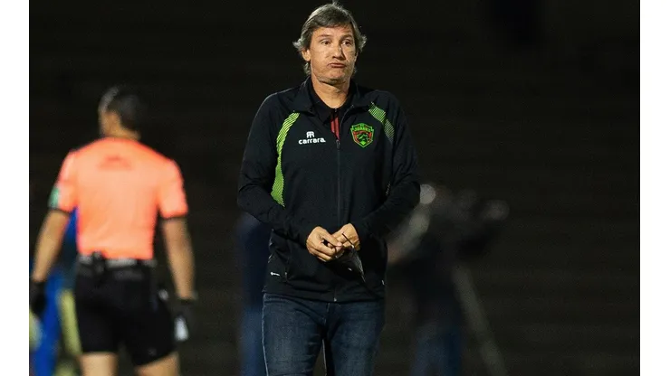Luis Fernando Tena reemplazó a Gabriel Caballero