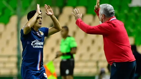 Víctor Manuel Vucetich al fin consiguió el triunfo con Chivas en el Guard1anes 2021.
