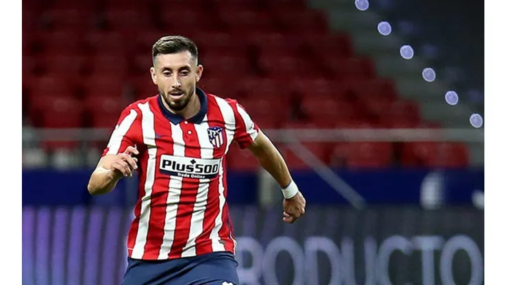 Héctor Herrrera dio positivo por Covid-19.