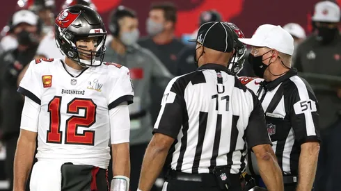 Tom Brady y los árbitros en el Super Bowl LV