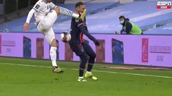 La agresión de Álvaro González a Neymar.