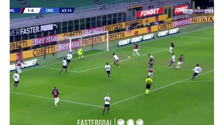 También mete goles así: Zlatan la empujó abajo del arco para el 2-0 del Milan