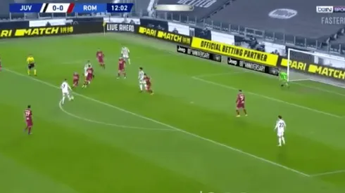 Cristiano controló y sin recorrido clavó un golazo bárbaro para Juventus