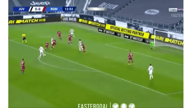 Cristiano controló y sin recorrido clavó un golazo bárbaro para Juventus