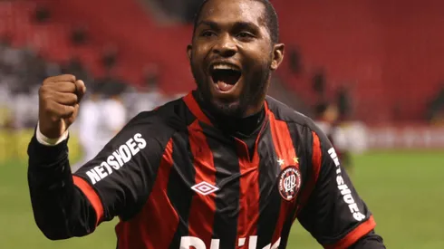 Un tipo despreciable: los tuits sobre el Morro que debió borrar el presidente de Paranaense