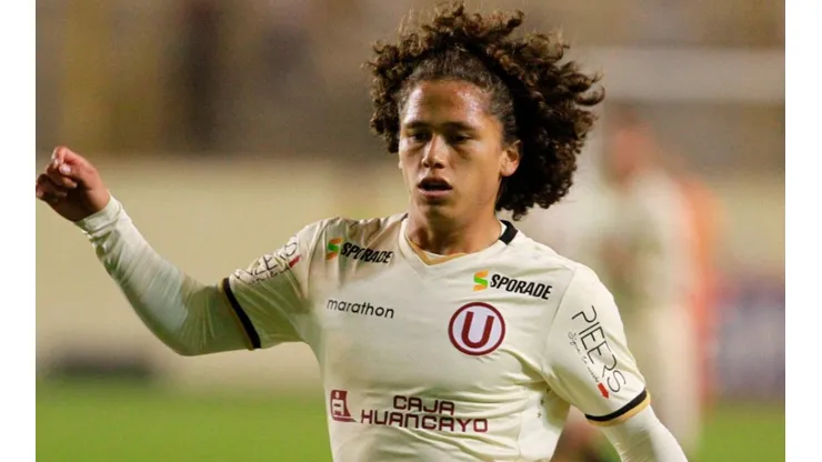 Paulo De la Cruz debutó en Universitario el 2018 con 18 años.