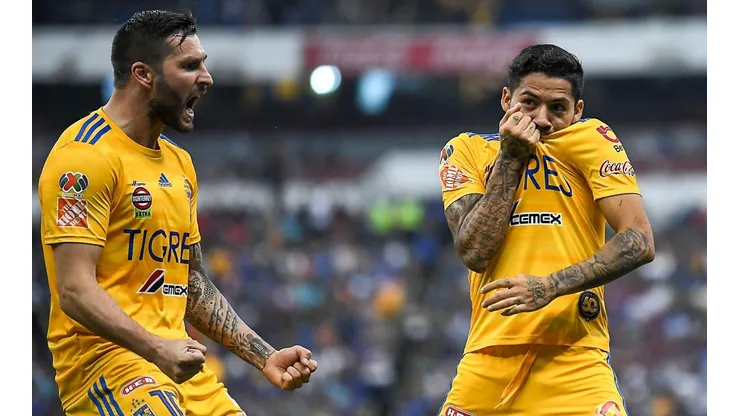 André-Pierre Gignac regañó a Javier Aquino por un mal pase