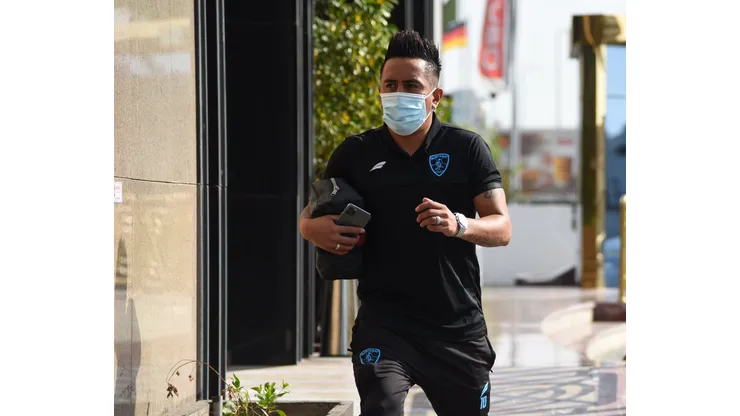 Christian Cueva concentro, fue convocado e ingresó en la segunda mitad.