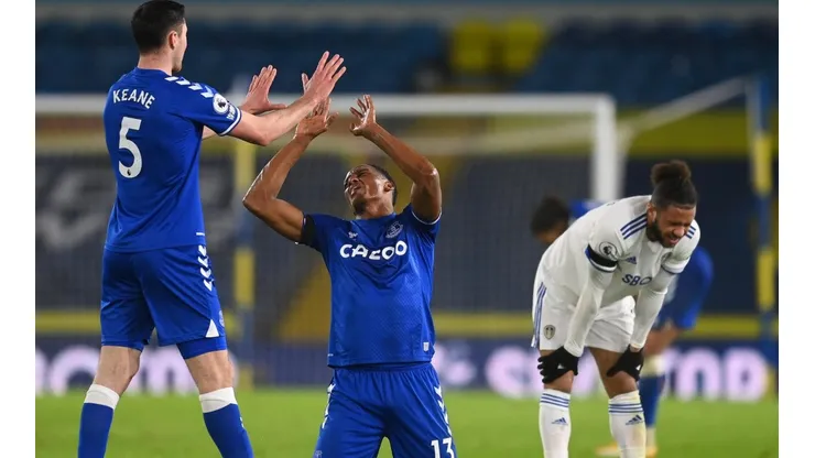 Yerry Mina y su gran partido ante el Leeds United en la Premier League.