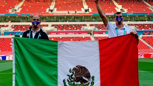 Guido Pizarro y Nahuel Guzmán portaron la bandera de México en Qatar.
