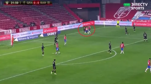 Umtiti se complicó en su área y todo terminó en gol de Granada ante Barcelona