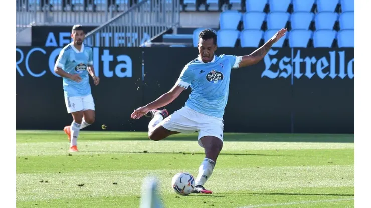 Por ahora nada: Celta de Vigo descarta ofertas por Renato Tapia