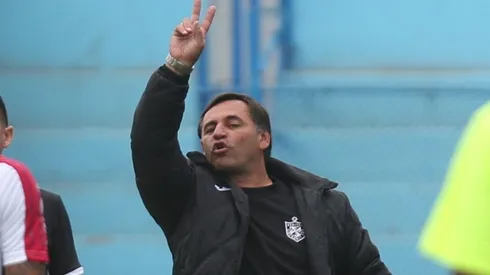 Carlos Bustos dirigió a la San Martín y a Melgar de Arequipa.