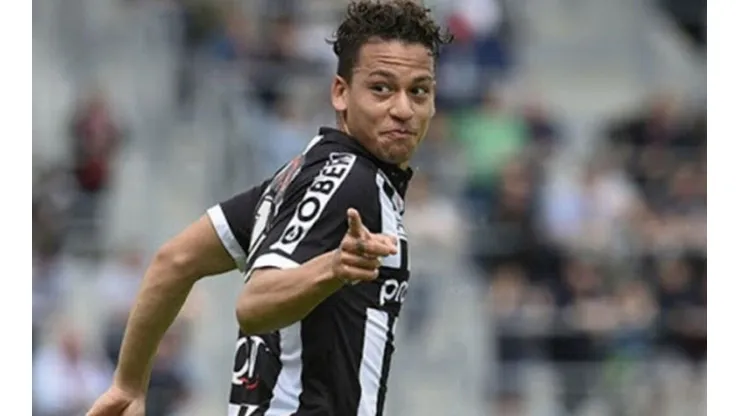 Cristian Benavente tendrá su segunda etapa con el Charleroi.