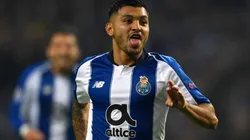 Tecatito Corona llegó a 250 partidos.