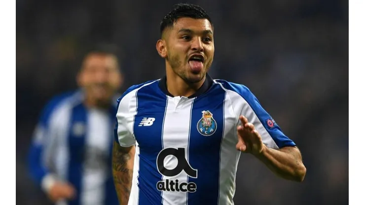 Tecatito Corona llegó a 250 partidos.