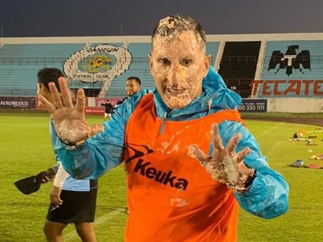 VIDEO: El terrible pastelazo de cumpleaños que recibió 'Chaco' Giménez en Cancún