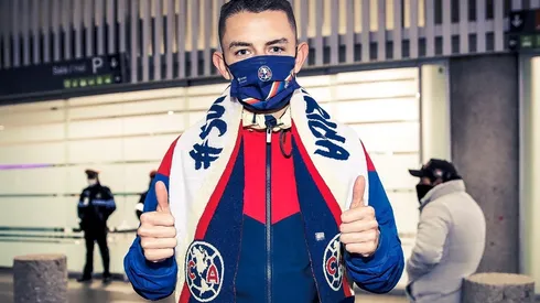 Álvaro Fidalgo en el aeropuerto internacional de la Ciudad de México.