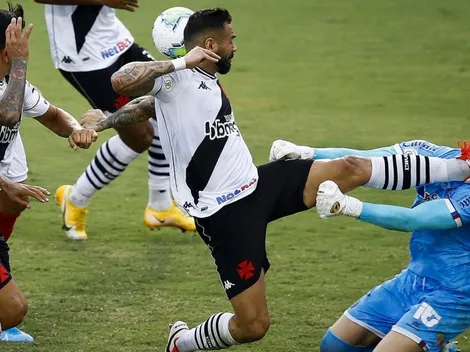 Video: la escalofriante patada en la cara que el arquero de Bahía sufrió en Brasil