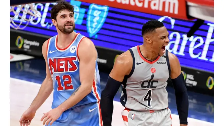 Joe Harris y Russell Westbrook