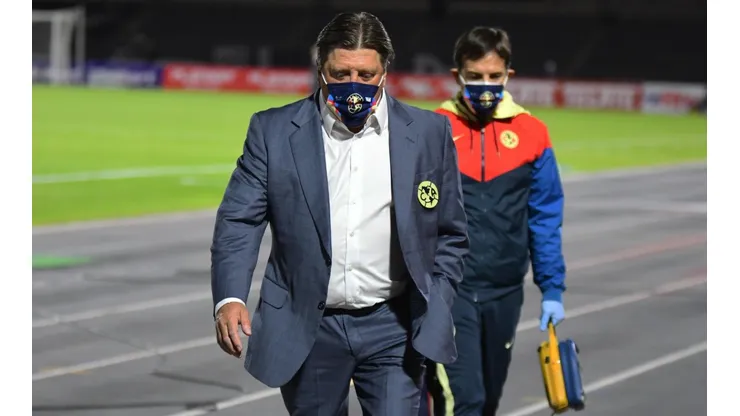 Miguel Herrera apuntó contra Santiago Solari.