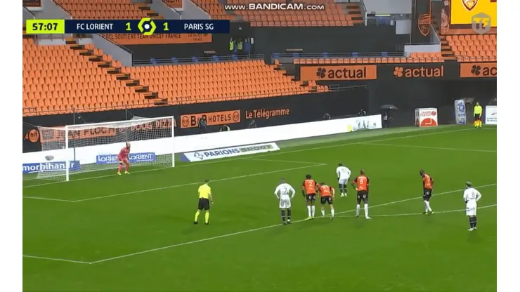 Neymar engañó al arquero y anotó su segundo gol de penal ante Lorient