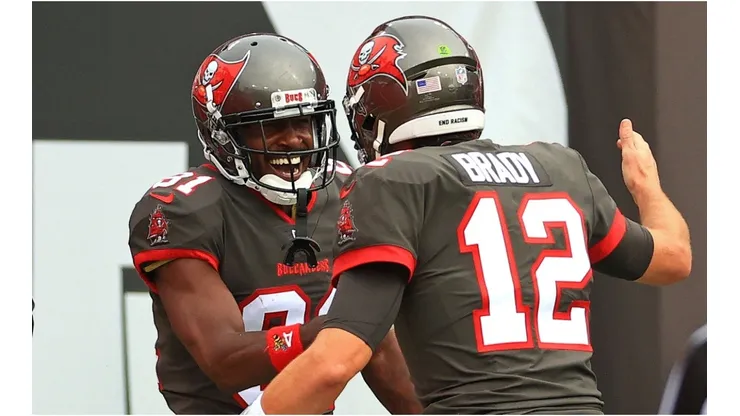 Antonio Brown y Tom Brady (Foto: Getty)