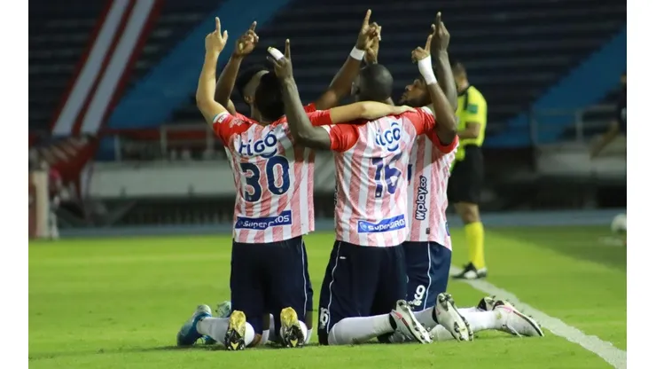 Viera se vistió de héroe sobre el final y le dio la victoria a Junior sobre el Bicampeón