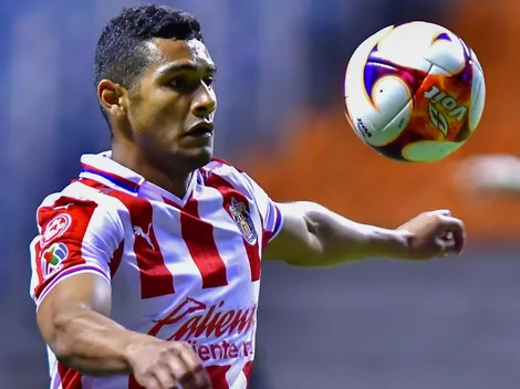 Afición de Chivas estalló contra Gilberto Sepúlveda por sus fallos ante Juárez