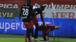 Polémica celebración de Santiago Moreno fingiendo "orinar" en el Metro de Barranquilla